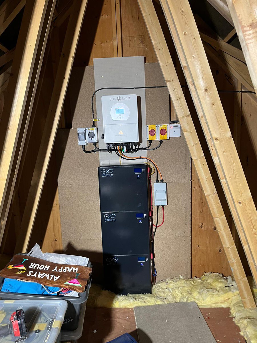 mandsrenewables's tweet photo. We've installed a cutting edge 20kw battery storage system with EPS and a car charger, topped off with IBoost for hot water. 

This setup is tailored to meet all your energy needs, providing efficiency and sustainability. 

#EnergyEfficiency #Sustainability #GreenEnergy #Hereford https://t.co/dgihMVpjr7