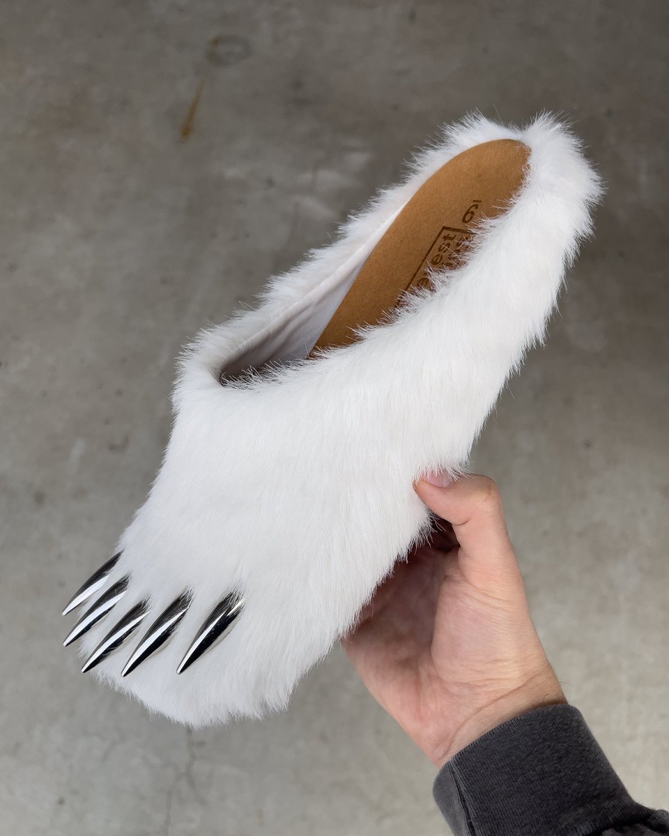 fashionsdrops's tweet photo. Bravest's Polar Bear Claws, 2024

Releasing on March 29th at https://t.co/cgeC98TkyV https://t.co/xH0pmPdh57