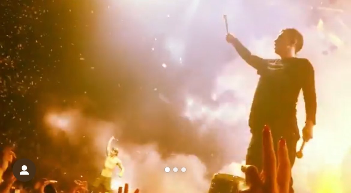 Thevanadeen's tweet photo. Why no stop in Sweden you guys? @twentyonepilots @tylerrjoseph @joshuadun @FueledByRamen Feeling left out.. You haven’t been over here since the bandito tour! I wanna dance and sing (scream) to SAI and eventually Clancy too you know! Please add Stockholm 🇸🇪 to the European leg 🙏🏻 https://t.co/t4CdjR4XXL