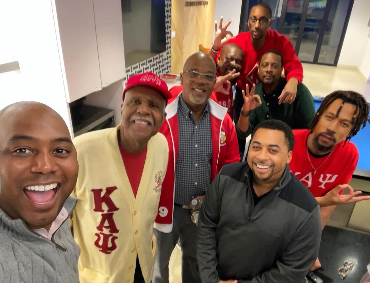 EZBreezyT's tweet image. Celebrating our 19th #Kappaversary with my #Genesis10 #LineBrothers of #KappaAlphaPsi #Fraternity, Inc. One brother couldn’t make it, and we throw up our two’s in memory of our dearly departed deuce of the line who reached the Golden Shore back in 2021. ♦️👌🏾

#Nupes #PhiNuPi