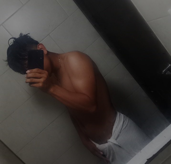Toxico1819's tweet photo. No está nada mal un baño😏😎😇🌎 https://t.co/DOUxx1XZAk
