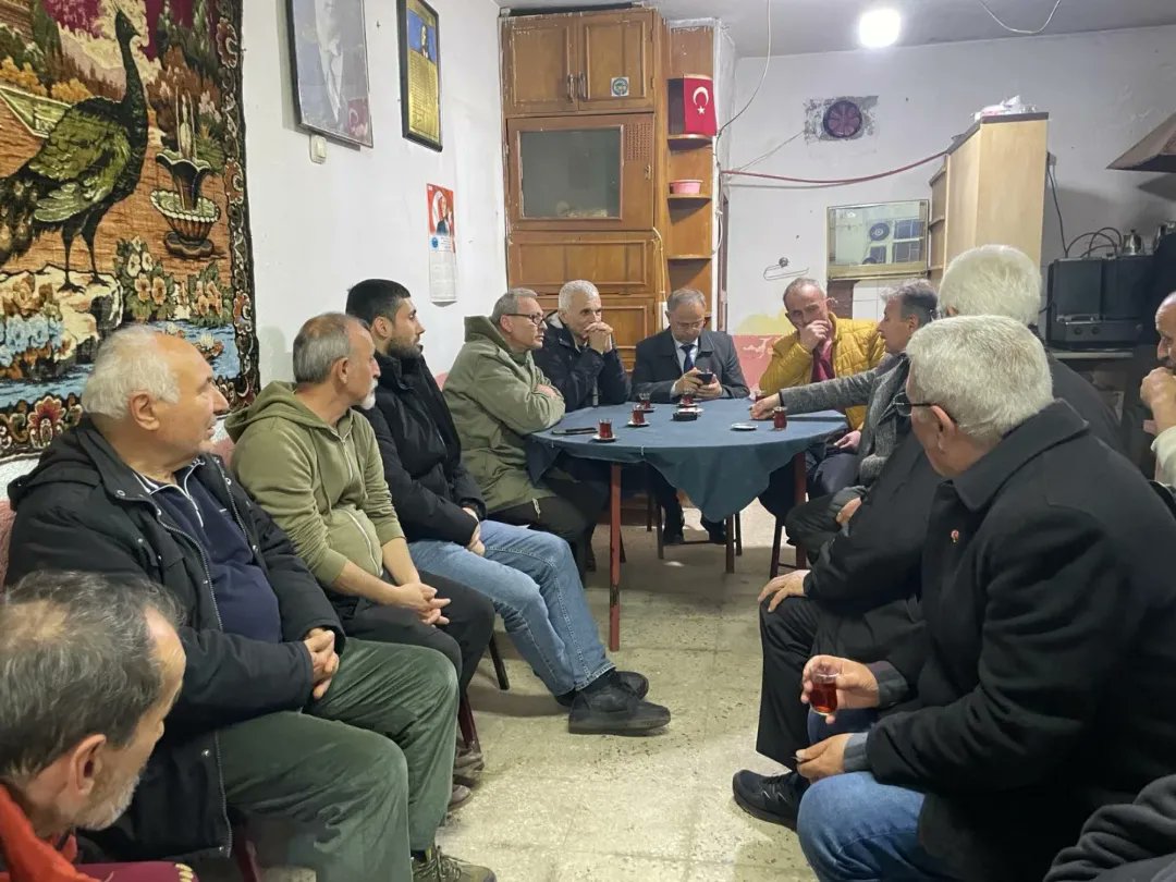 ucorut's tweet photo. Kestane mahallemizin Cincioğlu semtinde teravih namazımızı kıldıktan sonra mahalle sakinlerimizle bir araya geldik. Serin havada sıcacık sohbetleriyle içimizi ısıtan, desteği her geçen gün artan vatandaşlarımıza ilgileri için teşekkürlerimi sunuyorum. 

#GülyalıKazanacak https://t.co/S41ofvdJJ0