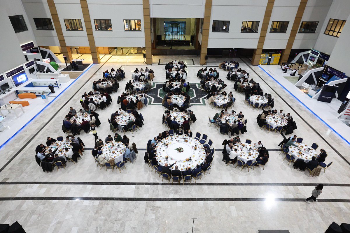 Kurumumuz ev sahipliğinde düzenlenen iftar programları, teknolojiye yön veren isimlerle gençlerimizin buluşmasına vesile olmaya devam ediyor. NETAŞ'ın düzenlendiği iftar programında sektör paydaşlarımız ve gençlerimizle bir araya geldik. Bilgi ve iletişim teknolojileri, kendi…