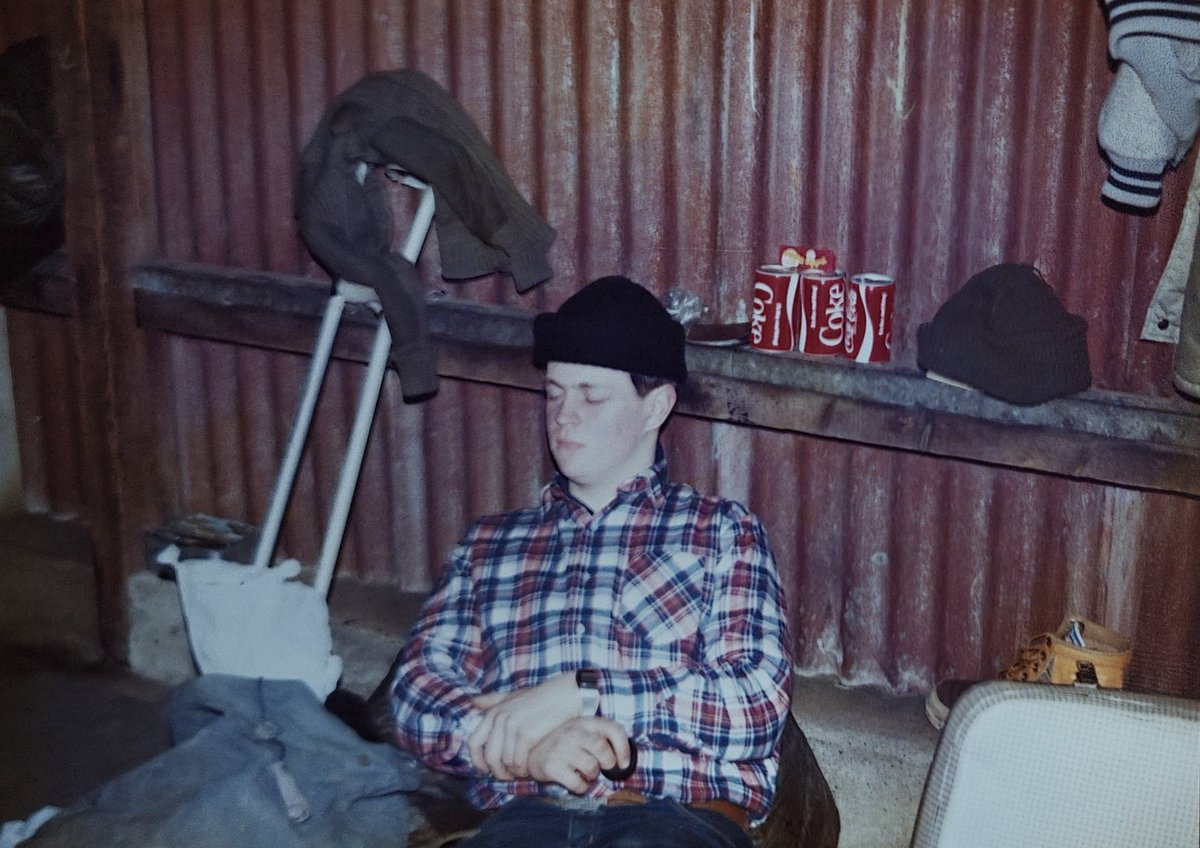 PhilMcCue's tweet photo. As I get ready for my last day at work before retirement I found some ancient photos from when I was a teenager. https://t.co/bT47rnNrVb