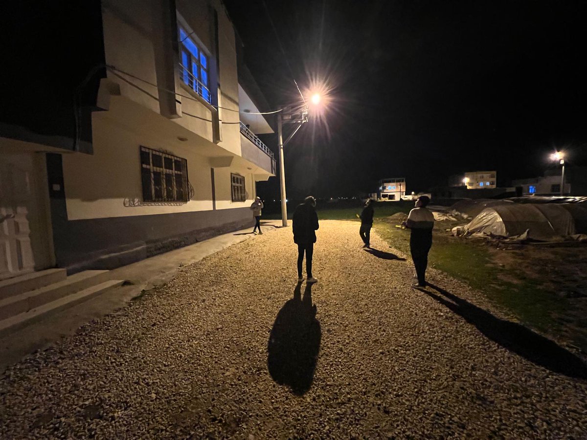 HudaParSuruc_'s tweet photo. Saha çalışmaları kapsamında ev/aile ziyaretlerimiz devam ediyor.

Kapı kapı dolaşıp yüreklere dokunmaya devam ediyoruz.

Seçmen iyi adayı değil, EN iyi adayı tercih edecek... 
@Omerdurmaz_63 @YunusFidan063
@EminOzaslan
#Suruç #Şanlıurfa #BizimleOlur https://t.co/9K11a2vLpJ