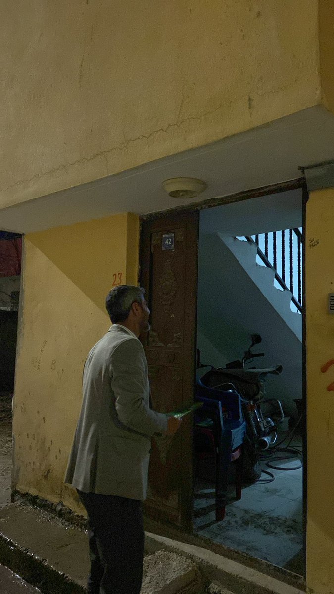 HudaParSuruc_'s tweet photo. Saha çalışmaları kapsamında ev/aile ziyaretlerimiz devam ediyor.

Kapı kapı dolaşıp yüreklere dokunmaya devam ediyoruz.

Seçmen iyi adayı değil, EN iyi adayı tercih edecek... 
@Omerdurmaz_63 @YunusFidan063
@EminOzaslan
#Suruç #Şanlıurfa #BizimleOlur https://t.co/9K11a2vLpJ
