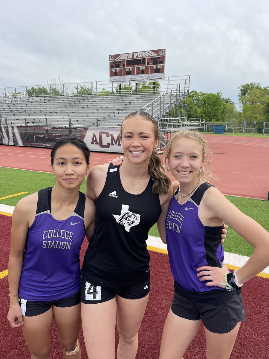 CStatTF's tweet photo. 🚧100m HURDLES🚧
1-3-5‼️
Kaylee🥇
Kenna🥉
Chloe 5th
18 points from #3StepLife Crew😎
#GRIT https://t.co/5vfLMCI5eh