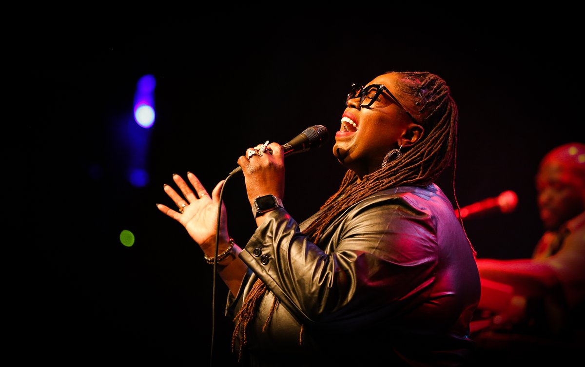 Waarschijnlijk kiezen nogal wat Waddinxveners op 1e paasdag het hazenpad naar #Boskoop om te genieten van de Gospel Sessions met Shirma Rouse en het <a href="/ZOGospelChoir/">ZO! Gospel Choir</a> tijdens Haaspop. Ben jij er daar een van? Leuk!
Ga voor info en tickets snel naar ikgeloofinboskoop.nl/black-gospel-t…