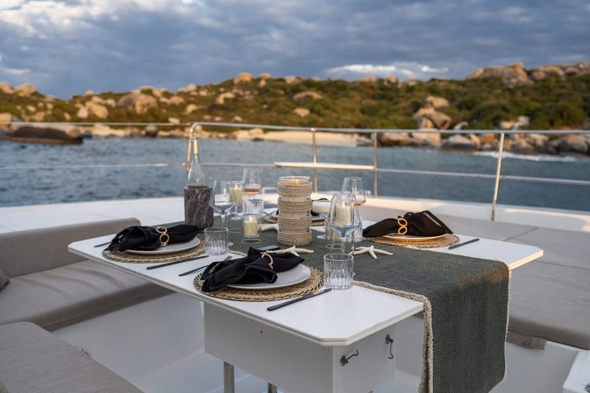 dreamcaribbeanb's tweet photo. Savoring the finest dining experience with a view that dreams are made of aboard Dream Caribbean Blue Yachts.🌅🍽️
.
.
#diningexperience #caribbeanblue #inthedistance #finediningexperience #travelinspiration #yachts #dreamcaribbeanblue #bvi #caribbean #britishvirginislands https://t.co/CvlLobhPUP