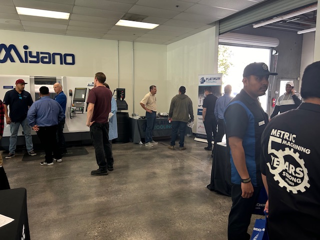 PlatinumTooling's tweet photo. It's a busy second day at the @MCC_CNC #OpenHouse in LA. Stop by to learn about our #livetools, #statictools, #collets, #guidebushings and #knurling tools.
#manufacturingsolutions #ProductDemonstration #tooling #accesories https://t.co/6qfZfTmxBu