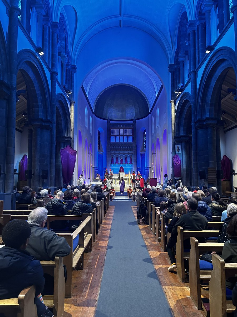 StMargaretsRCPS's tweet photo. A beautiful reflection tonight from Primary 7’s Stations of the Cross. Thank you to our incredibly helpful volunteers and our Parent Council for the hot cross buns. We are so proud of our children. Have a restful Easter when it comes. 💙💛 https://t.co/5rS5D8VYHz