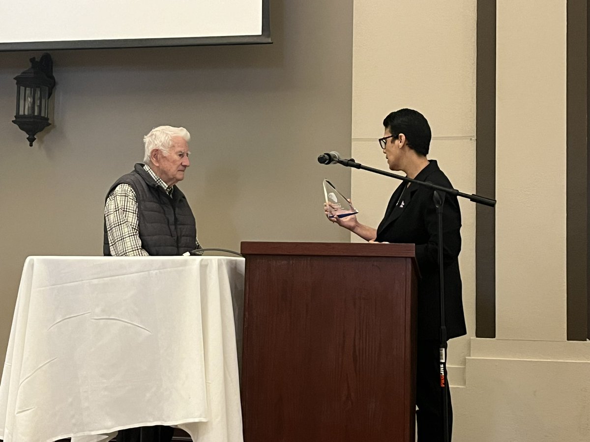 ilfbinaa1951's tweet photo. Great turn out for today’s Northern Board retrainer. Thank you to @511Tactical @FlockSafety @ubicquia and @MPSS_CO for their sponsorship and support. 
Congrats to long time FBINAA member Ret. Chief Graves for his many years of support and membership. 
@FBINAAQuantico @FBIChicago https://t.co/1qPVIaMJjf