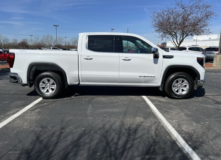 Don't miss this pre-owned 2023 #GMCSierra1500!

Featuring a 355-HP 5.3L EcoTec3 V8, 4WD, dual-zone A/C, remote start, and a towing capacity of up to 9,200 lbs!

Learn more: bit.ly/3TBQF26