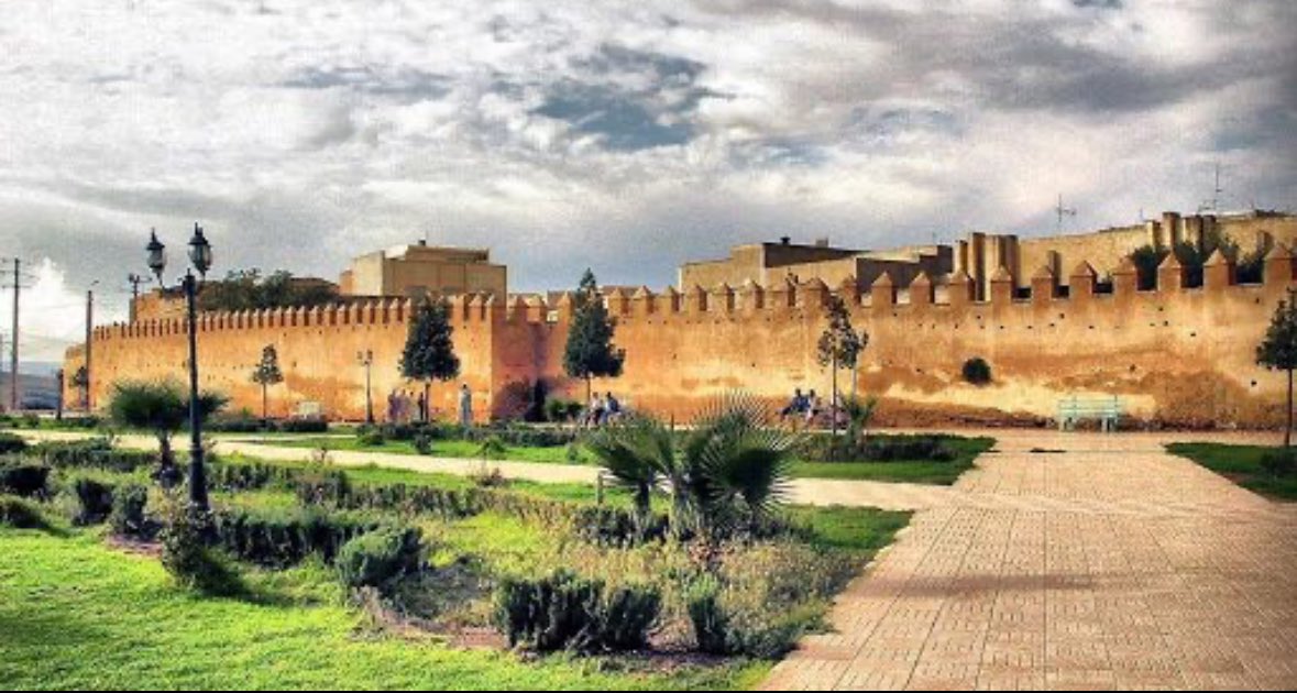 Jafkech's tweet photo. 🧵 [Mini-Thread-Historique] 🧵 

Taza. 🇲🇦🇲🇦

Pourquoi la ville a eu un rôle stratégique dans la protection du Maroc, et la préservation de son indépendance à travers les siècles ? https://t.co/IerpydiJK3