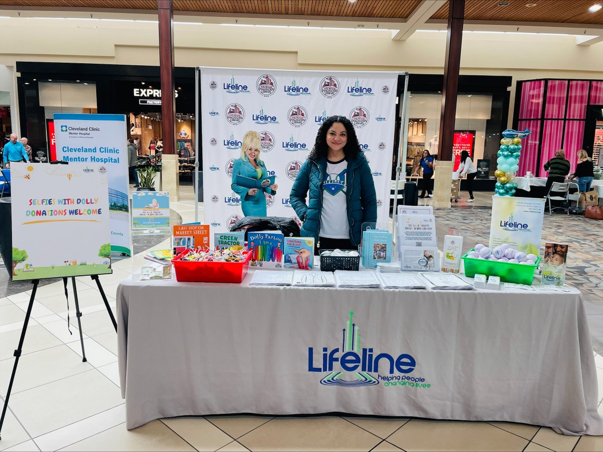 As seen at the📍Lake County KidShow Our partner, @LifelineCAA, hosted a @dollyslibrary table to sign kids up for a free monthly book!