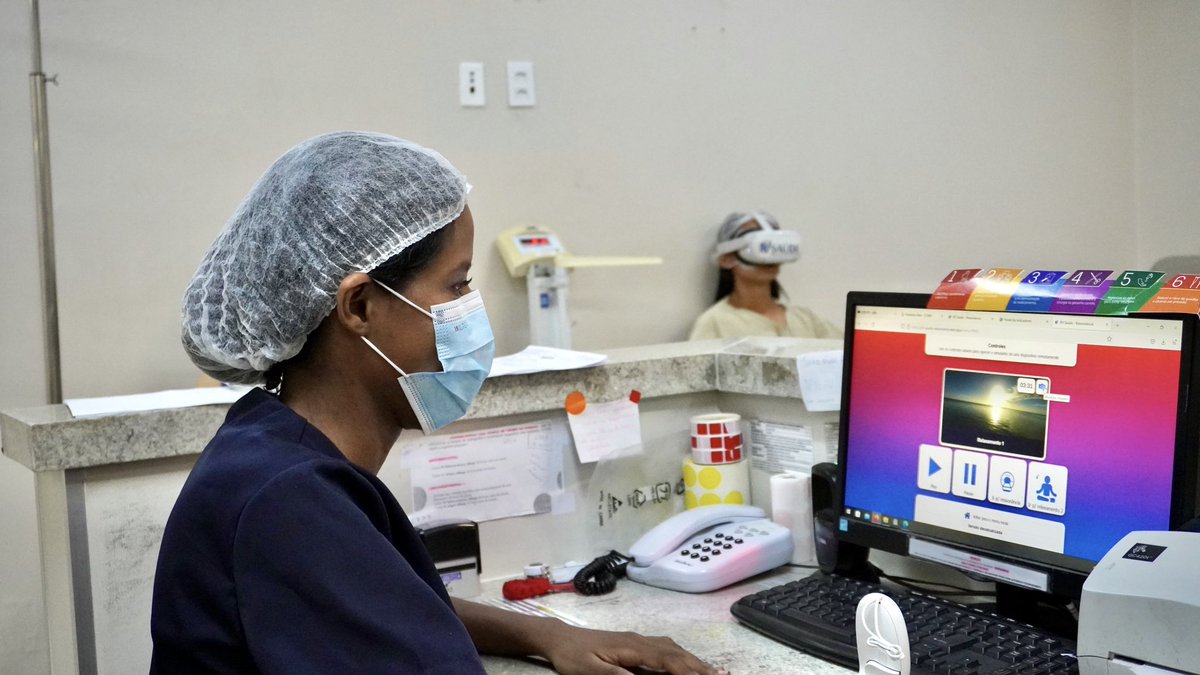 SantaCasaMaceio's tweet image. Nesta semana, aconteceu o treinamento da equipe assistencial para utilização de óculos de realidade virtual nos pacientes que irão fazer o exame de ressonância magnética. Segue o fio 🧶 

#RealidadeVirtual #Exames #RessonanciaMagnetica #SantaCasaMaceio #Saude #Tecnologia