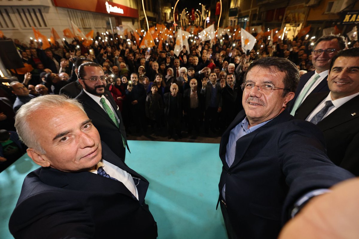ZeybekciNihat's tweet photo. Baba ocağımız Tavas’ta değerli teşkilat mensuplarımız ve hemşehrilerimiz ile coşkulu bir miting sonrası iftar sofrasında buluştuk.

Teşkilatımızın ve hemşehrilerimizin gösterdiği yoğun ilgi ve destekleri için teşekkür ediyorum.

Birliğimiz ve beraberliğimiz daim olsun inşallah! https://t.co/vc980mkvpl