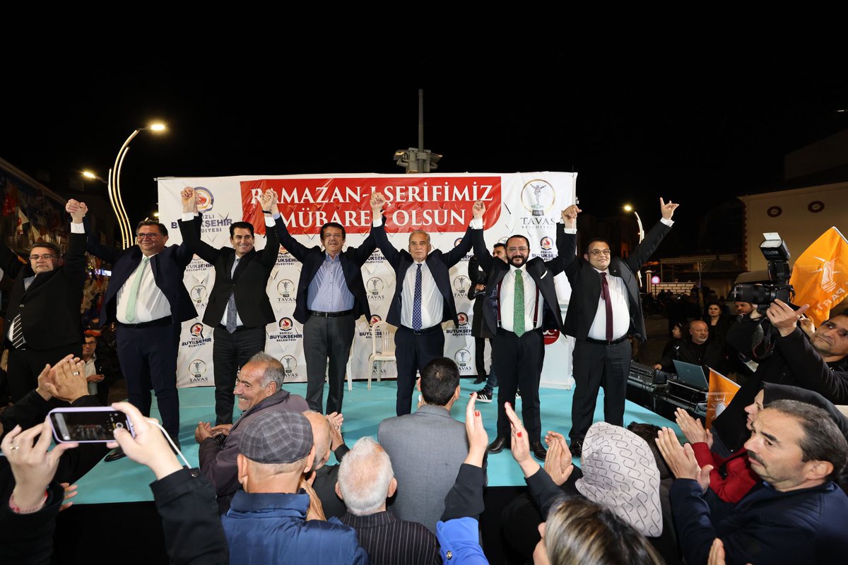ZeybekciNihat's tweet photo. Baba ocağımız Tavas’ta değerli teşkilat mensuplarımız ve hemşehrilerimiz ile coşkulu bir miting sonrası iftar sofrasında buluştuk.

Teşkilatımızın ve hemşehrilerimizin gösterdiği yoğun ilgi ve destekleri için teşekkür ediyorum.

Birliğimiz ve beraberliğimiz daim olsun inşallah! https://t.co/vc980mkvpl