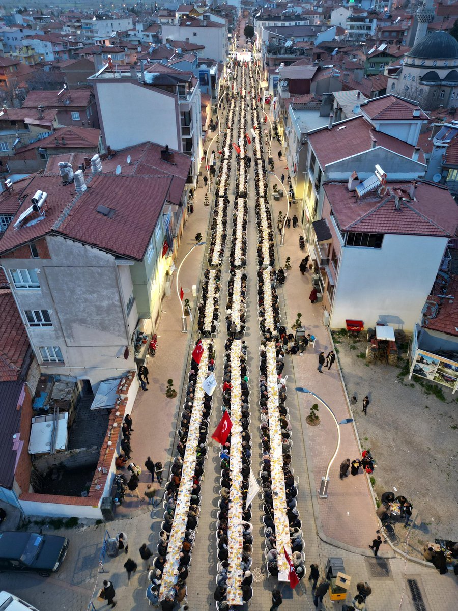 ZeybekciNihat's tweet photo. Baba ocağımız Tavas’ta değerli teşkilat mensuplarımız ve hemşehrilerimiz ile coşkulu bir miting sonrası iftar sofrasında buluştuk.

Teşkilatımızın ve hemşehrilerimizin gösterdiği yoğun ilgi ve destekleri için teşekkür ediyorum.

Birliğimiz ve beraberliğimiz daim olsun inşallah! https://t.co/vc980mkvpl