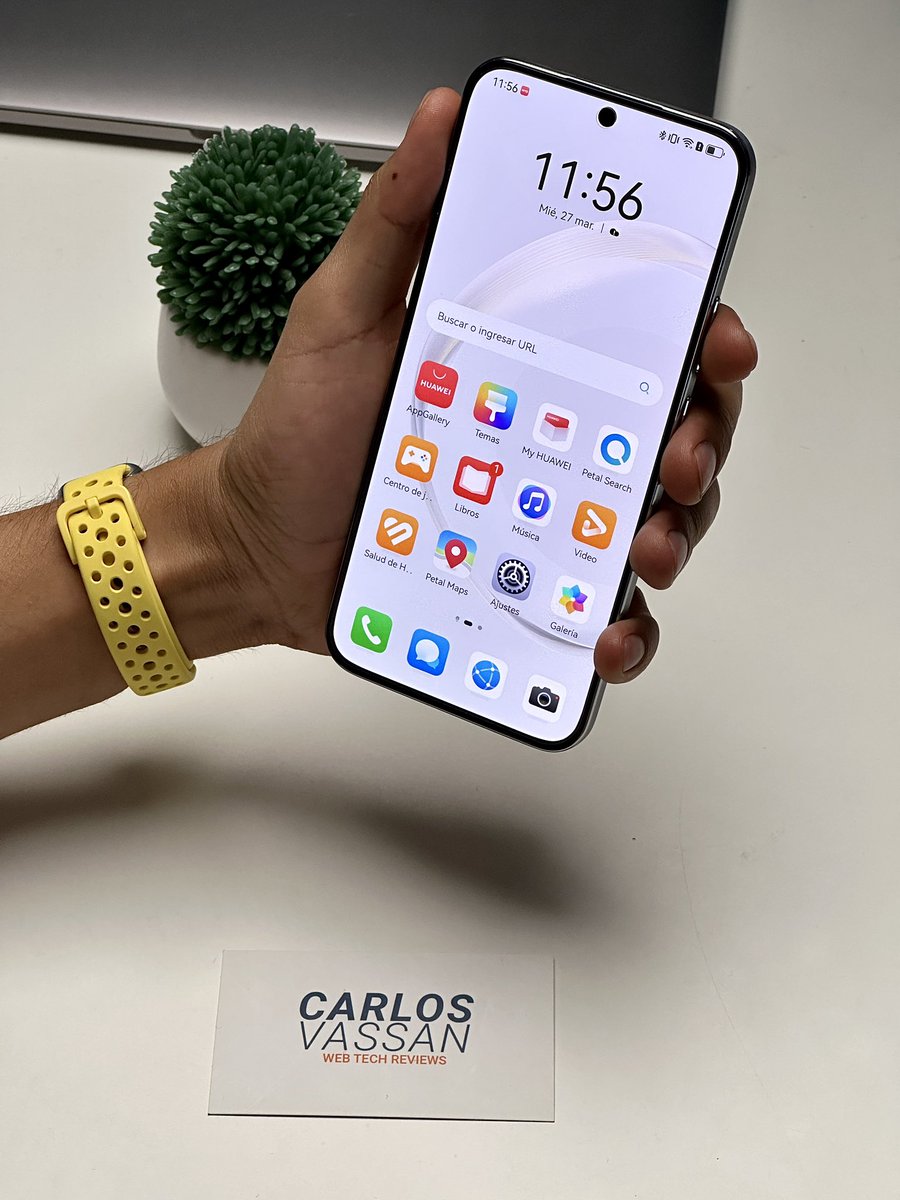 Carlos_Vassan's tweet photo. Para los fans de #HUAWEI tengo en mis manos el nuevo #NOVA12s y la Huawei Band 9 😛
¿Que pruebas les gustaría que les haga? 👀 https://t.co/XoVbeVEvi3