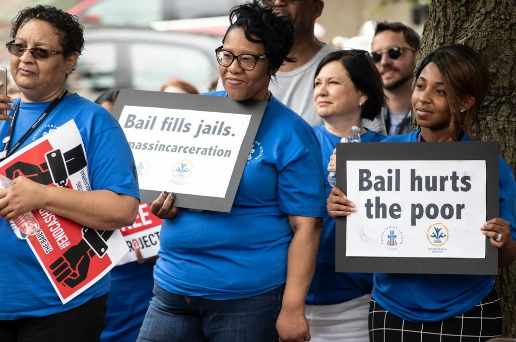BorealisPhil's tweet photo. SJF's own @brandon_gleaton issues a response to the wave of #CashBail expansion bills being introduced in state legislatures and calls on philanthropy to safeguard organizers.
https://t.co/1l7jmLNtNN
π·οΈ Marty Pearl/Special to Courier Journal β
#StopCopCity #NoMorePrisons https://t.co/7Gk5eza8SR