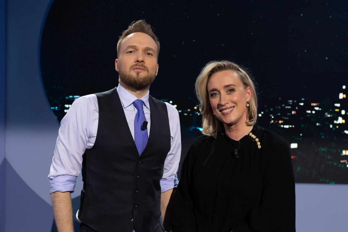 Straks in de Avondshow: Mark Rutte is in China om daar iets te mompelen over mensenrechten. Verder hebben we een eigentijdse update van The Passion, een dik vet verhaal over stomme reclames EN Eva Jinek is te gast! 

Om 22.29 op NPO1!