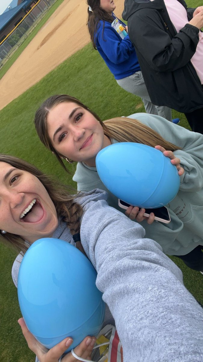 PHS_VSoftball's tweet photo. The Easter bunny came to visit our girls today after their BIG conference win last night! 💙🥎💛🐰 https://t.co/ylCKzUrOE0