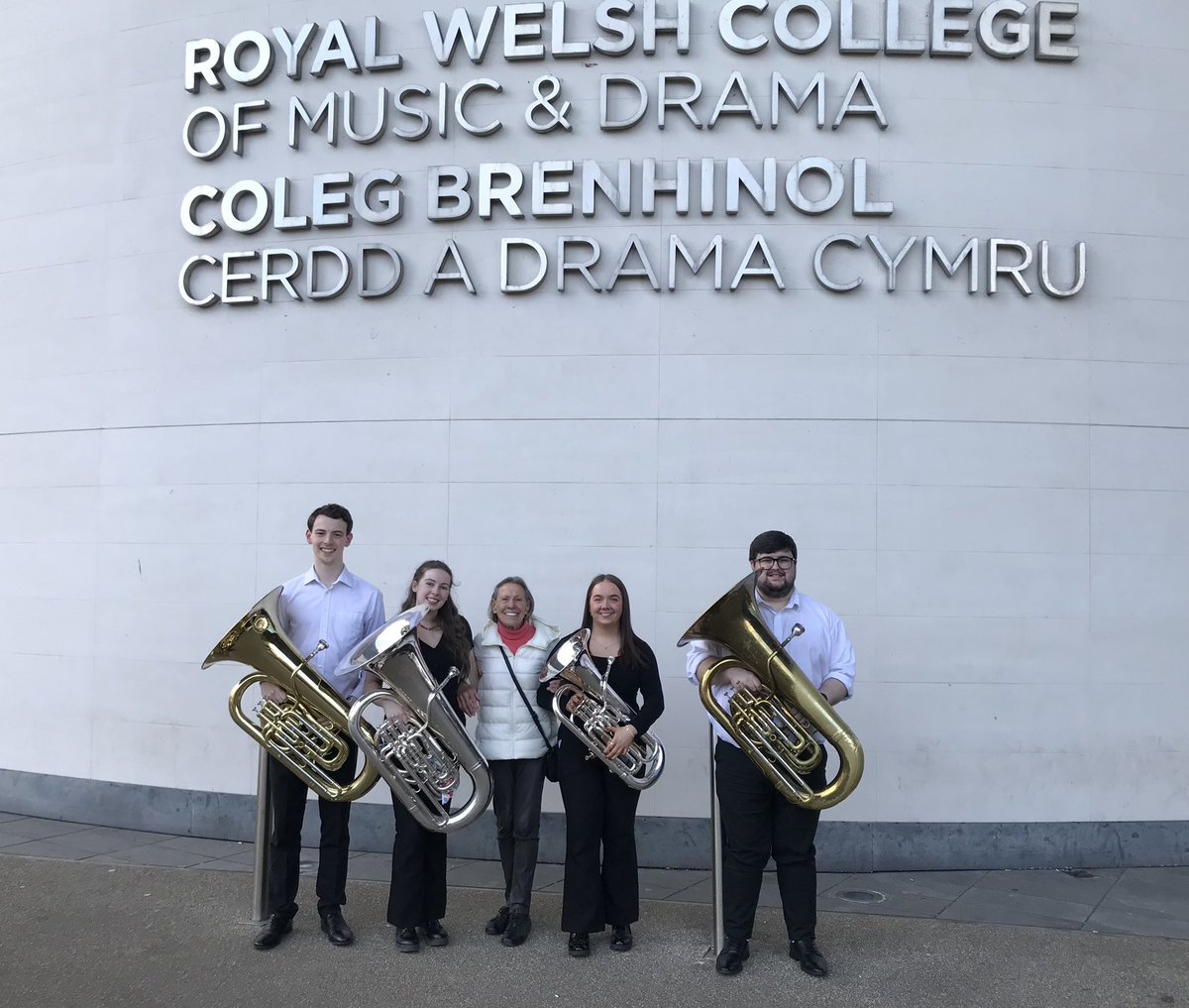 QuantumBrass's tweet photo. RWCMD Philip Jones Brass Ensemble Prize Winners 2024!🏆🏴󠁧󠁢󠁷󠁬󠁳󠁿🎶
An honour to have been awarded joint first prize alongside @PedwarBones at the @RWCMD PJBE Prize 2024, performing two works by John Stevens: Benediction, and Moondance. https://t.co/Qt89aG9Izr