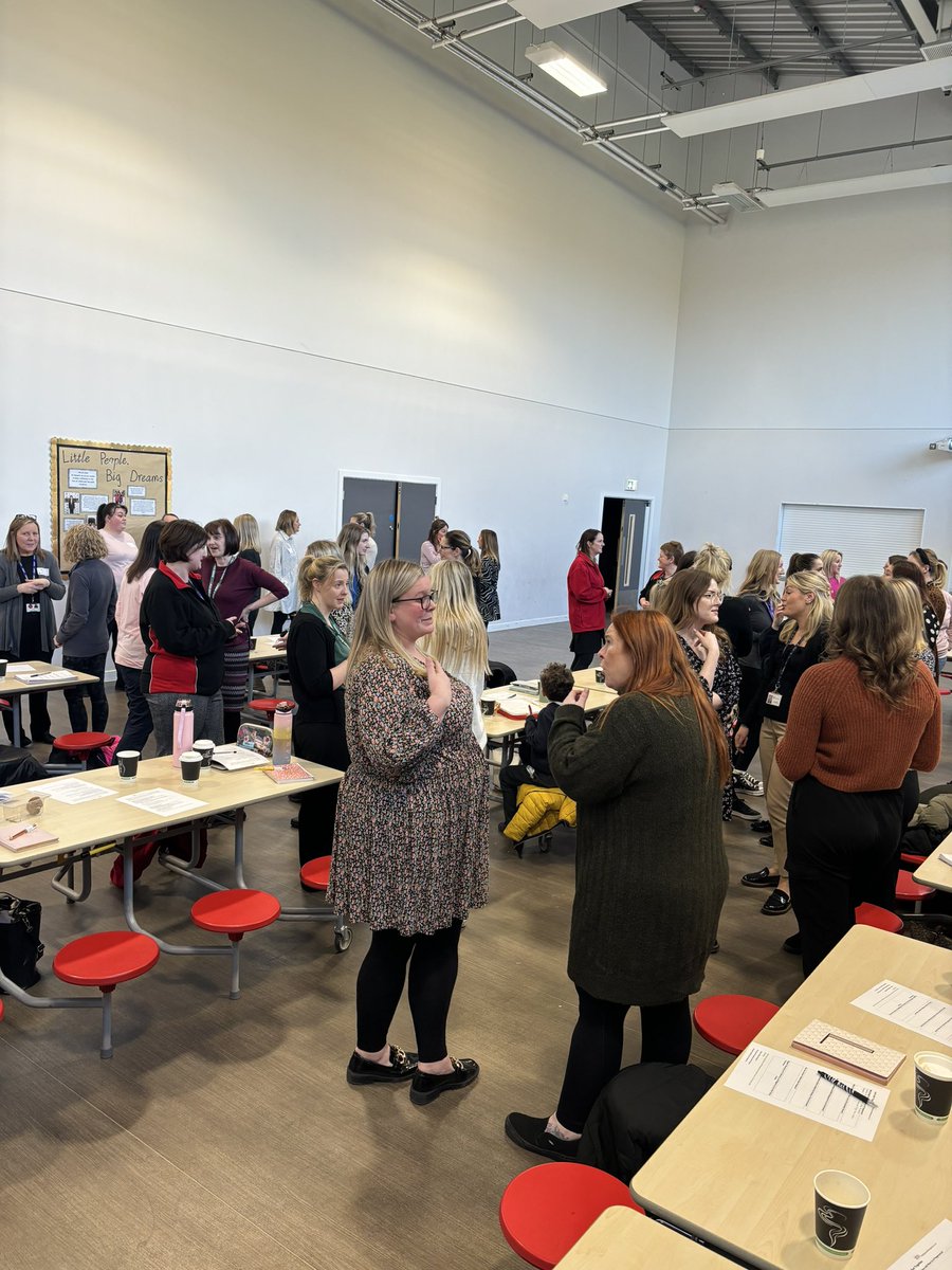 ShonetteBason's tweet photo. Brilliant teach meet tonight at Wynyard Primary School. Keeping it local! #spreadthehappiness https://t.co/R6iD5zRA3c