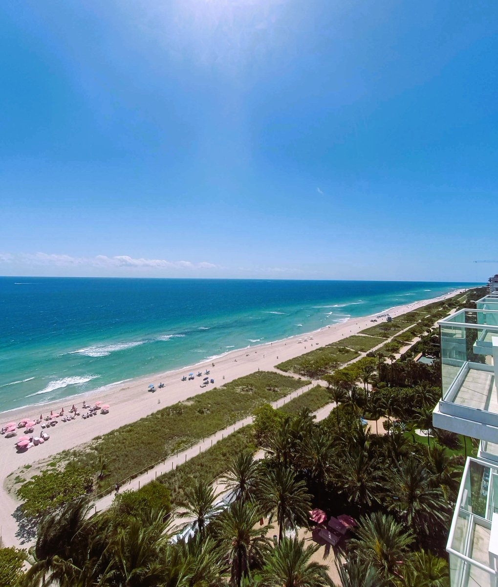 Grand Beach Hotel Surfside, where the ocean meets the sky and all your worries drift away. buff.ly/2QR0tpt #grandsurfside #suitelife #roomviewgoals #roomwithaview #oceanfrontviews #oceanmagic #endlesshorizons #saltlife #seasidedreams #miamivibes #miamigetaway
