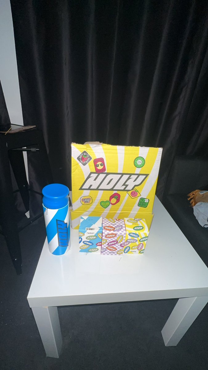 yvngmarki's tweet photo. Les reufs @holysquad_fr nous accompagnent pendant un bon moment sur la chaîne, ça va s’enivrer à ça en live !! 

Toi homme en surpoids qui me lit, c’est le bon compromis !! Vous avez -10% avec le code « Marki »

Ça se passe ici : https://t.co/ziyrZWqmPI

⚫️🟡 https://t.co/gngOIq2WDe