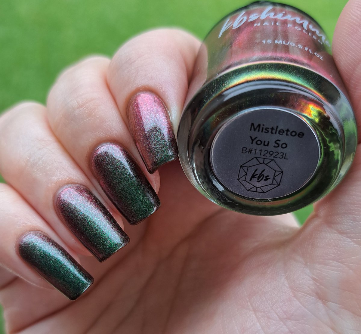 givemesparkles's tweet photo. This week's polish: 'Mistletoe You So' from @kbshimmer's Best In Snow collection is a deep forest green multichrome that easily shifts into a rich canberry to burgundy red and flashes of gold. A stunning xmas season shade. ❤️🎄💅 #kbshimmer #indienailpolish #givemesparkles https://t.co/9IsKImdSyB