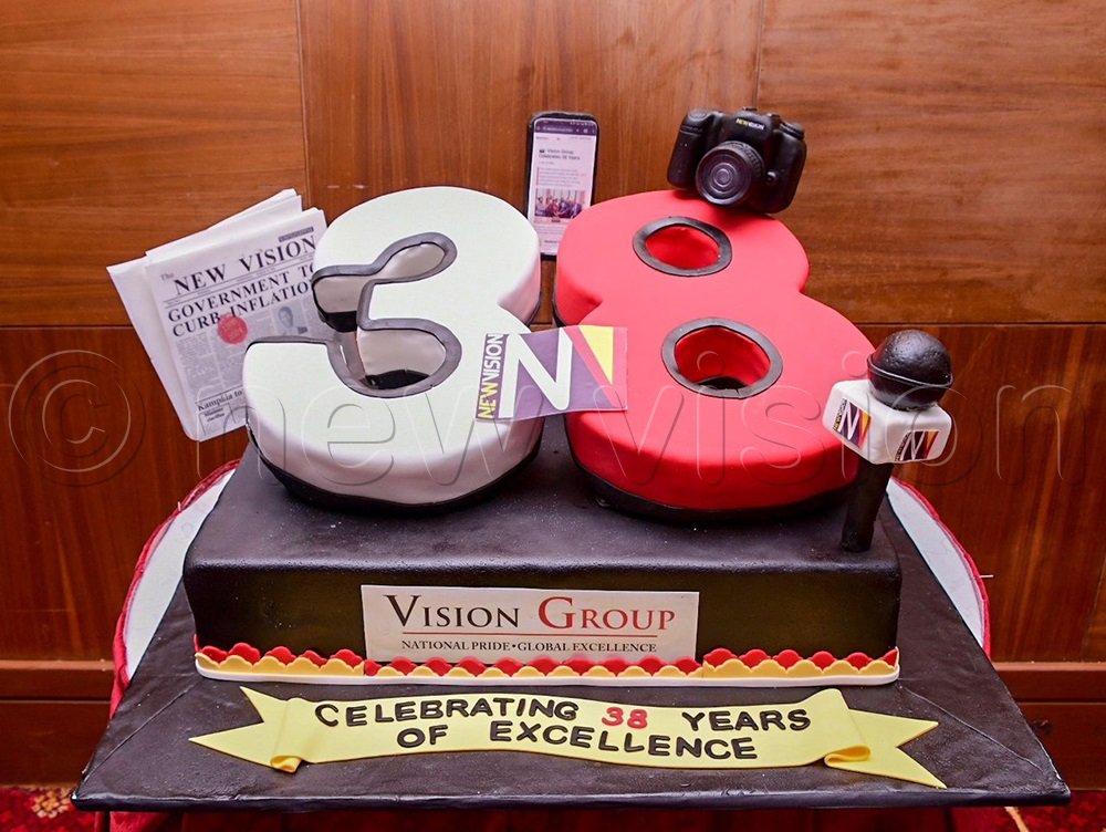 newvisionwire's tweet photo. 𝐓𝐡𝐚𝐧𝐤𝐬 𝐟𝐨𝐫 𝟑𝟖 𝐲𝐞𝐚𝐫𝐬 𝐨𝐟 𝐬𝐮𝐩𝐩𝐨𝐫𝐭 🥳

Since we went into business 38 years ago, we've evolved in many ways, achieved many milestones and changed many lives. None of this would have been possible without your support. #VisionUpdates #NVCustomerWeek | #VisionAt38

Cake by JjajjasBakes 👉🏾https://t.co/BH7XmFrYha

📸 @kamiriam