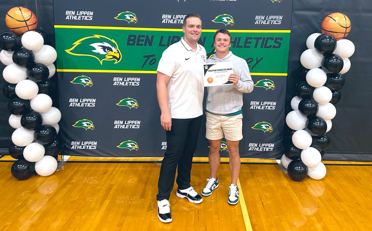 2023-24 WIN Philosophy Awards Christian Character Award 🦅 BUZZ BUXTON •Junior Guard •Honorable Mention All-Region •Team Leader in Assists (120) •2:1 Assists-Turnover Ration 🏀🟢🟡⚫️⚪️🏀