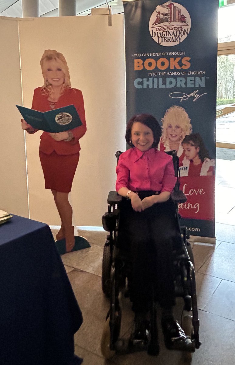 Very excited to meet <a href="/dollyslibrary/">Imagination Library</a> in Parliament today.

The work they do delivering a new book every month to 10,000 children in Scotland and 3m globally is amazing!

Organisations, business and community groups can get involved👇

imaginationlibrary.com/uk/