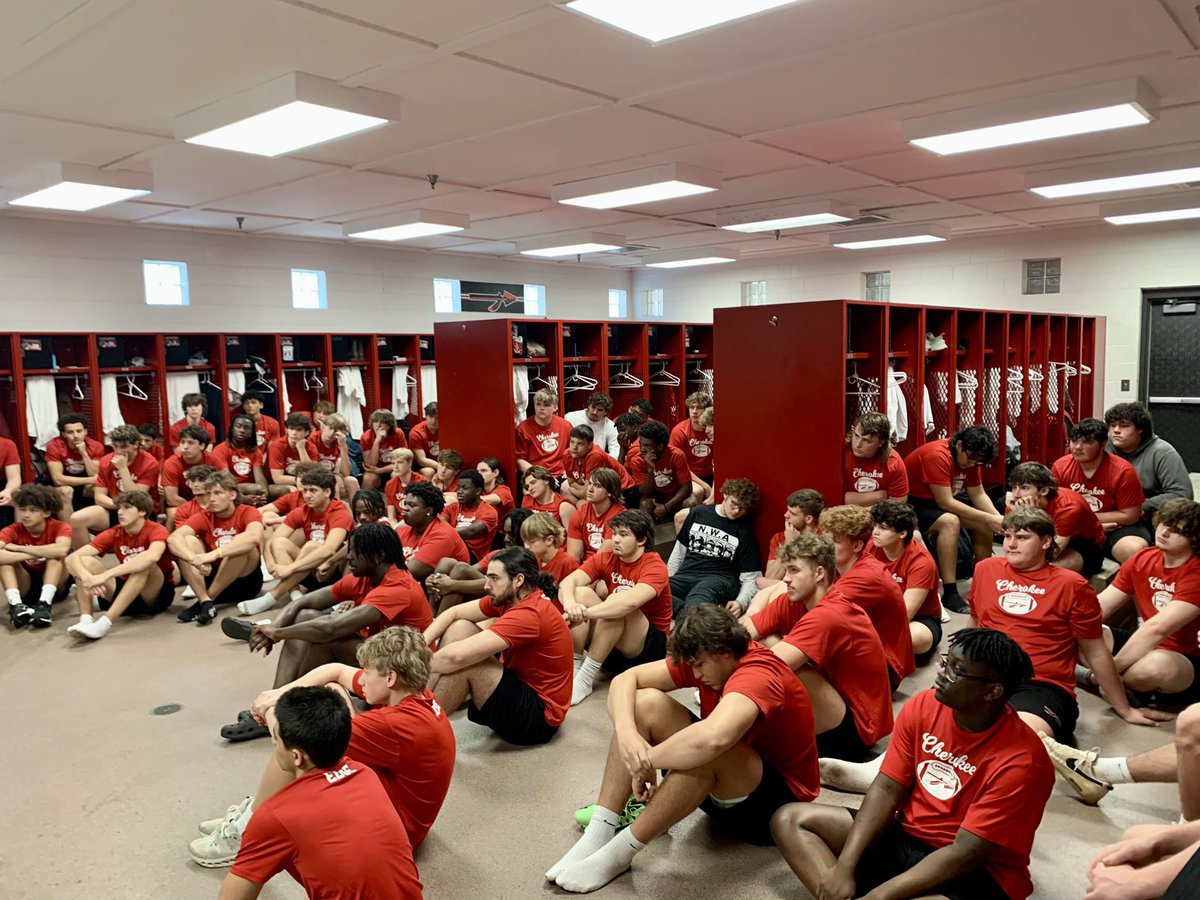 Grateful for the opportunity to address the rising seniors for @WarriorsCHS this morning. Impressed by the dedication to leadership from this group! Great to see @BDTRELL Warrior great Montrell Washington visiting and imparting words with wisdom as well. @CoachAdamHolley