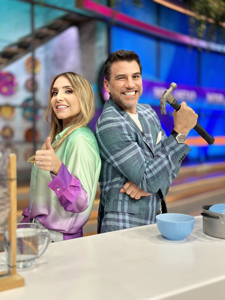 VengaLaAlegria's tweet photo. ¡Pusimos manos a la obra y descubrimos si los videos virales son #InterNETA! 😨🔨🥣😅 #VLA #SiEstoyAlegre https://t.co/v6oQZSMFqv