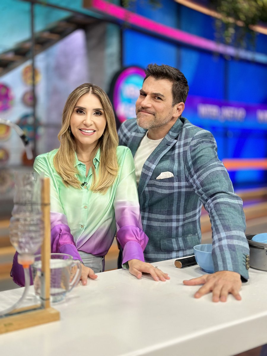 VengaLaAlegria's tweet photo. ¡Pusimos manos a la obra y descubrimos si los videos virales son #InterNETA! 😨🔨🥣😅 #VLA #SiEstoyAlegre https://t.co/v6oQZSMFqv