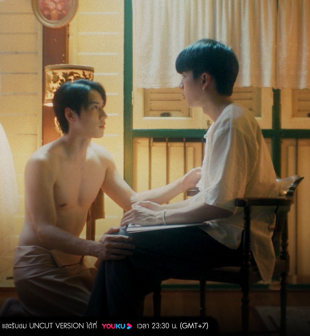 myfox75's tweet photo. ส่วนนี่ลูกเขยบนหิ้ง เหนือคำว่าคนโปรดไปอีก เพราะเขาประทับอยู่บนหิ้ง https://t.co/64Q79juZUp