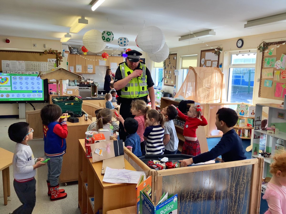 Canal View Nursery (@cviewnursery) on Twitter photo We have been learning about people who help us. PC Nick came to visit and he brought his police van which we got to sit in. We were learning who to call in an emergency and what information we need to know! #onlyatcanalview <a href="/CanalViewPSEdin/">Canal View PS</a> We have been learning about people who help us. PC Nick came to visit and he brought his police van which we got to sit in. We were learning who to call in an emergency and what information we need to know! #onlyatcanalview <a href="/CanalViewPSEdin/">Canal View PS</a>