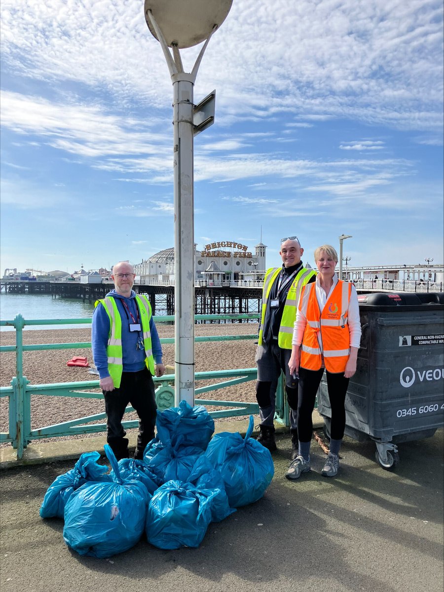 16 bags of litter collected on Brighton beach for #GBSpringclean. Well done everyone! @KeepBritainTidy @KSS_Probation @KSSPS_RPD