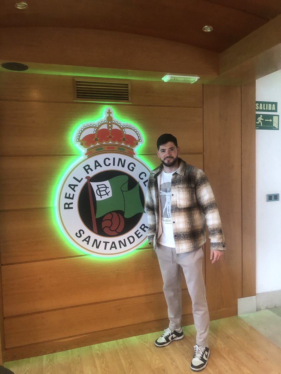 Seguimos formándonos, seguimos ampliando conocimiento. Esta vez, he podido vivenciar una semana de trabajo, con un club histórico, como es el Real Racing Club de Santander (Liga Hypermotion “Segunda división”). “No te canses de aprender, que la vida no se cansa de enseñar”