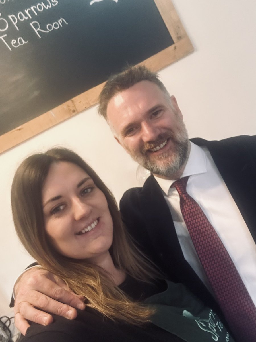 Our manager Hollie hosting the first of many Valuation Days With Charles Hanson at Sparrow’s Tearoom @HansonsAuctions @hansonsstaffs @BishtonHall #sparrowstearoom #staffordshiretearoom #hansonsbishton #hansonsauctioneers #bishtonhallandgardens