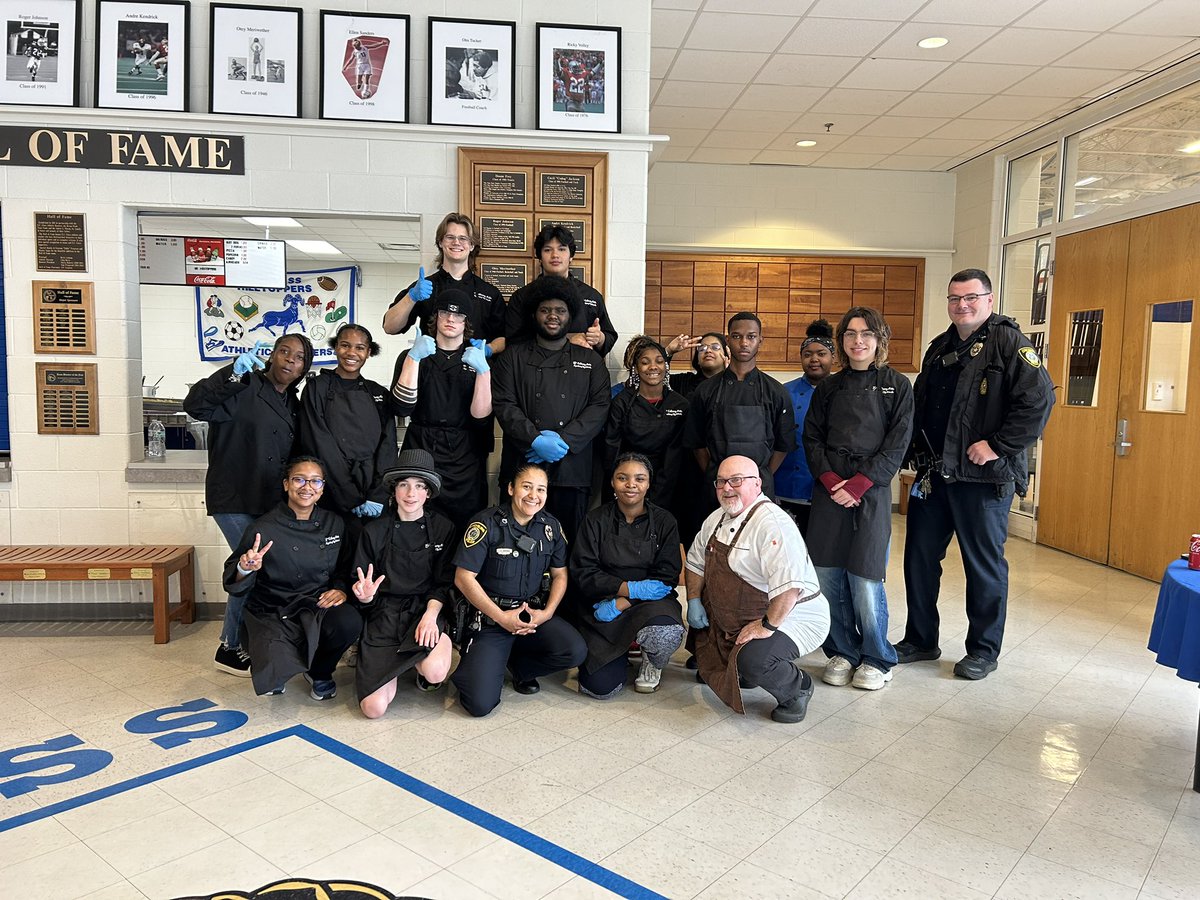 RamirezSro's tweet photo. The start to a perfect morning! Recruiting at my old stomping grounds 💙🤍💙@ecghighschool @LCSEDU https://t.co/22mDbyr9Lo
