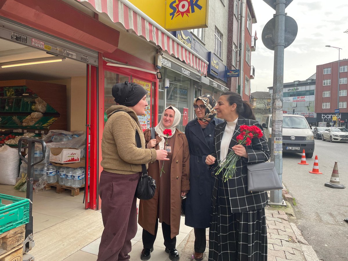 akkdnsancaktepe's tweet photo. İnönü Mahallesi 📍

İstanbul Milletvekilimiz @pervintuba ile birlikte komşularımıza ziyarette bulunduk.
#GerçekBelediyecilik anlayışıyla 31 Mart gününe kadar durmadan yorulmadan çalışmaya devam edeceğiz.
#SancaktepeEminEllerde https://t.co/Amhidjam0a