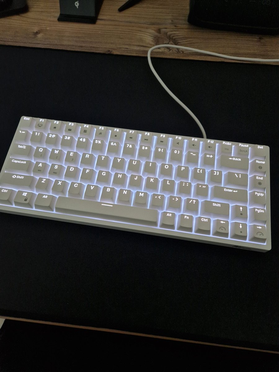 Drottunn's tweet photo. Sadly my IQUNIX keyboard (quite expensive) malfunction after a year of using, so I was looking for replacement, this bad boi RK84 Royal Kludge (under $100) very solid! Good typing, need to test it ingame yet, so far super cool! @iQunix @RKludge 

#gaming #keyboard #drottunn https://t.co/WtscN2EE51