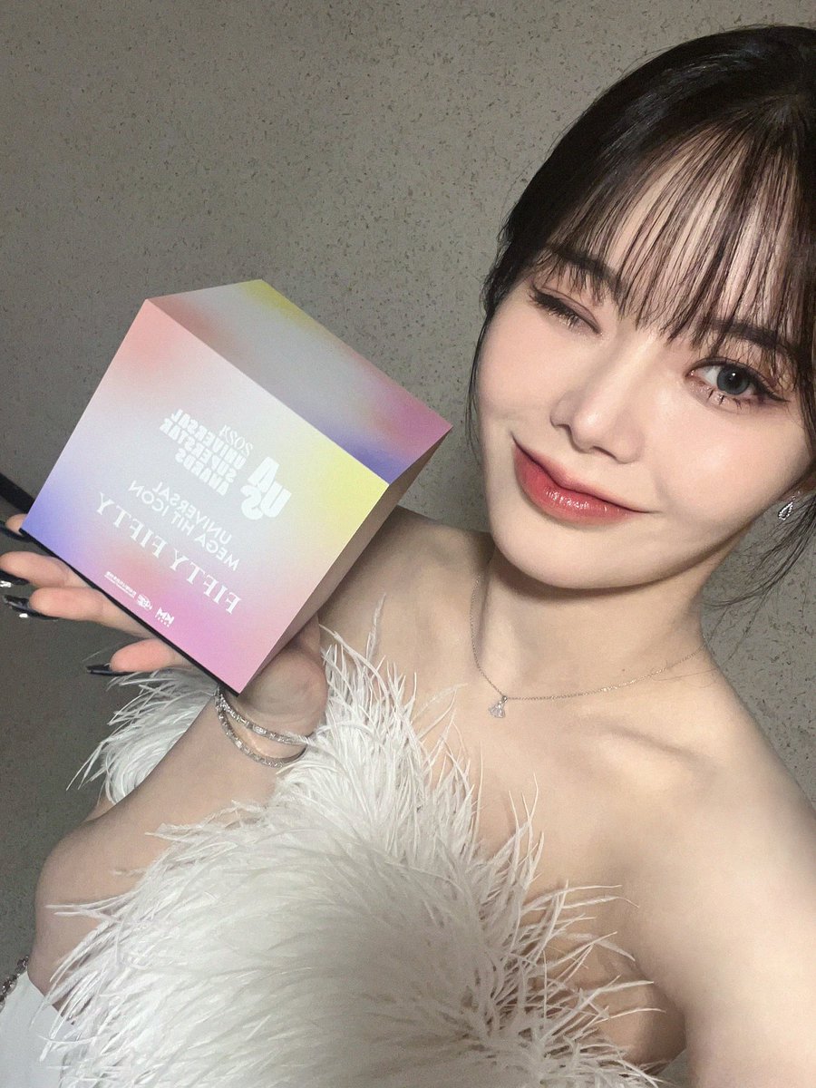 we_fiftyfifty's tweet photo. 📸

240327 @ 2024 USA

2024 USA에서 Universal Mega Hit Icon을 수상했습니다🏆

항상 응원해 주신 모든 분들께
진심으로 감사드립니다🥰

#FIFTYFIFTY #피프티피프티  
#KEENA #키나
#2024USA
#Universal_Superstar_Awards https://t.co/w8E2LEi7Mf