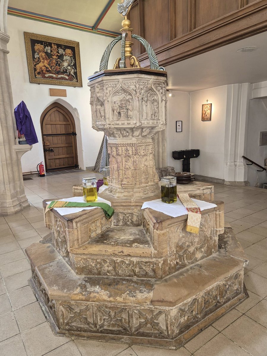 PrincipalSSHO's tweet photo. A great joy to host the final Chrism Mass of the @SeeRichborough in the Parish Church of Walsingham. Over 200 in attendance and 42 concelebrating priests. God is good! @DioceseNorwich @ShrineOLW https://t.co/8bbaPLfDTU