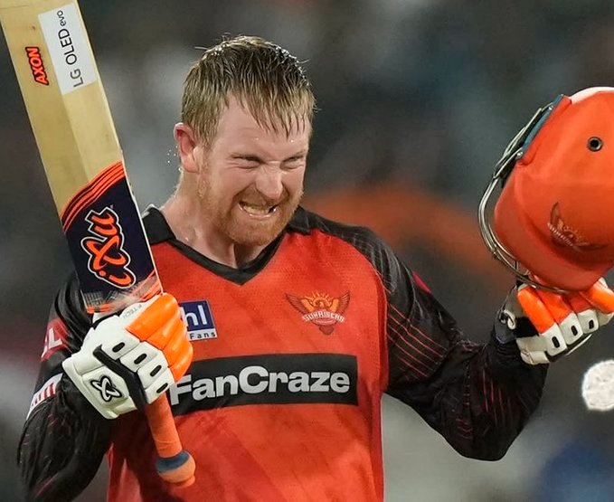 ItsRichaa's tweet photo. HIGHEST EVER IN THE HISTORY OF IPL 2️⃣7️⃣7️⃣ 💥💥

Take a bow. A moment of sheer power and brilliance at Orange Army's home. Double ka meetha and every batter got a piece of the delicious Shahi tukda in Hyderabad 🧡

SRH SRH SRH. 

#SRHvsMi | #CricketTwitter https://t.co/YqKUh9sMkB