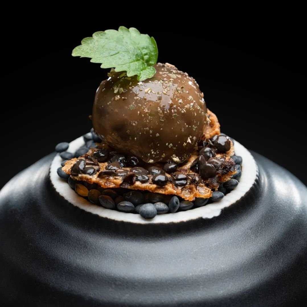 🎨 Where Art and Gastronomy Unite

STPI Robertson Quay is an immersive showcase of both visual and culinary art. Surrounded by original works, our restaurant offers a dining experience that's truly unique. Join us to savor the art of dining. 🍽️🖼️ 

#ArtandCulinary #VisualArt